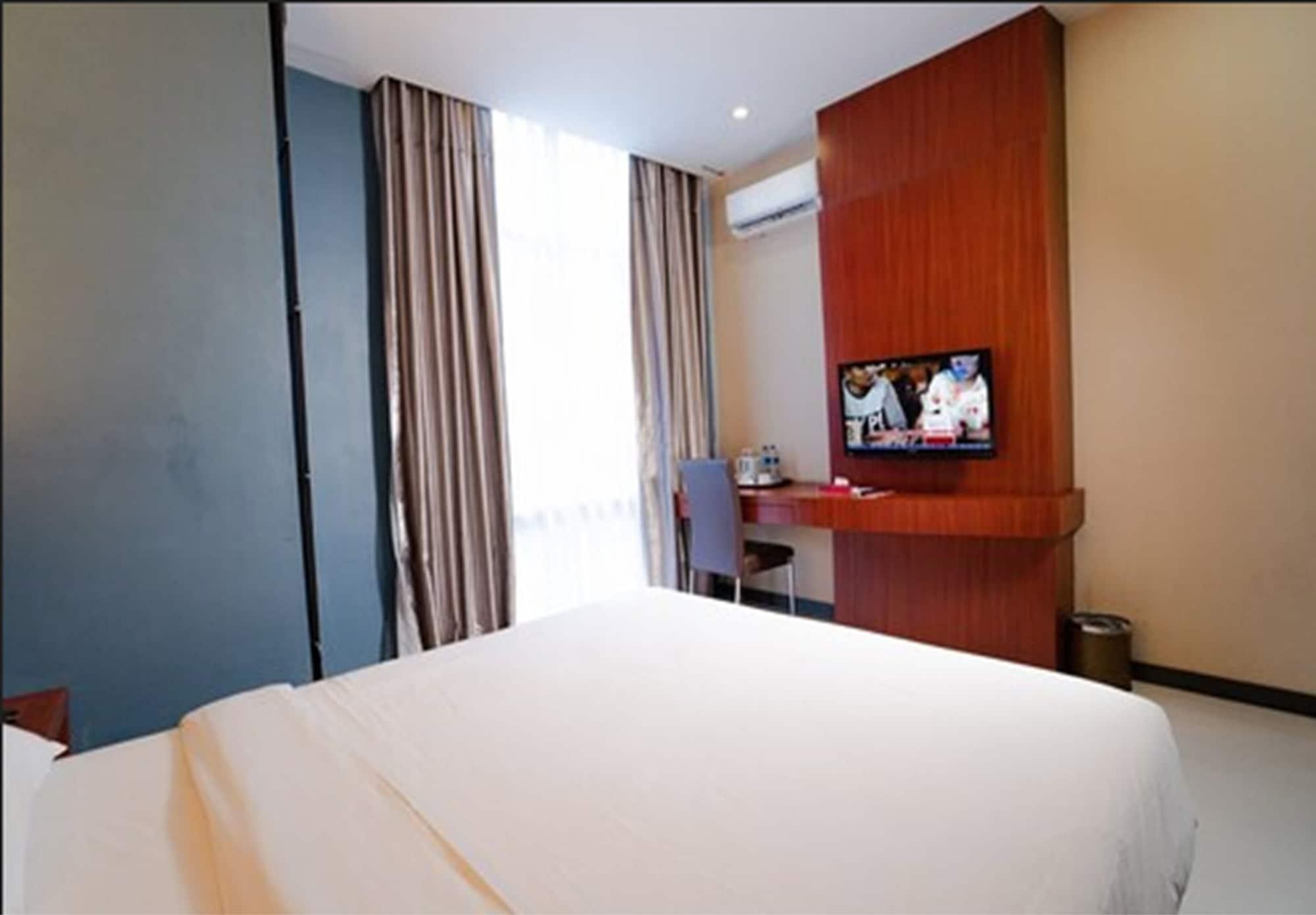 เดอะ ครูว์ โฮเต็ล กัวลานามู อินเตอร์เนชั่นแนล แอร์พอร์ต Hotel เมดาน ภายนอก รูปภาพ