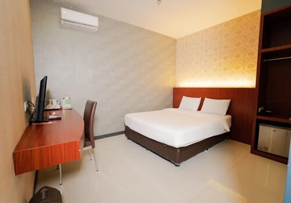 เดอะ ครูว์ โฮเต็ล กัวลานามู อินเตอร์เนชั่นแนล แอร์พอร์ต Hotel เมดาน ภายนอก รูปภาพ