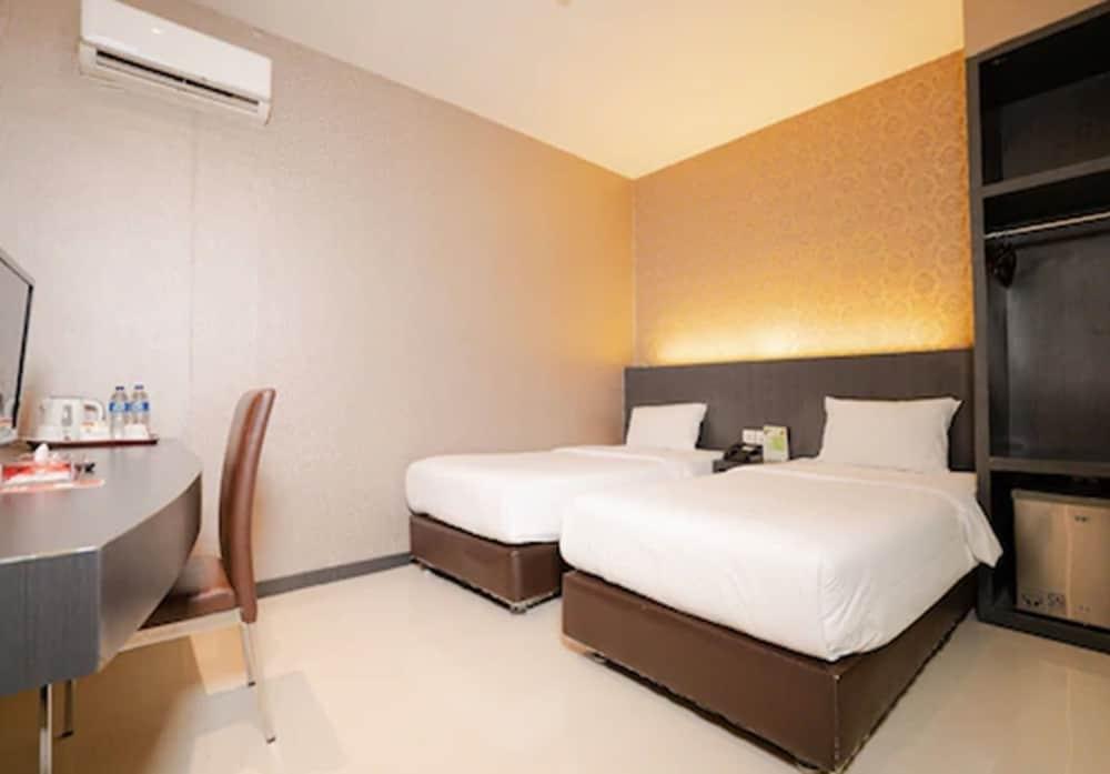 เดอะ ครูว์ โฮเต็ล กัวลานามู อินเตอร์เนชั่นแนล แอร์พอร์ต Hotel เมดาน ภายนอก รูปภาพ
