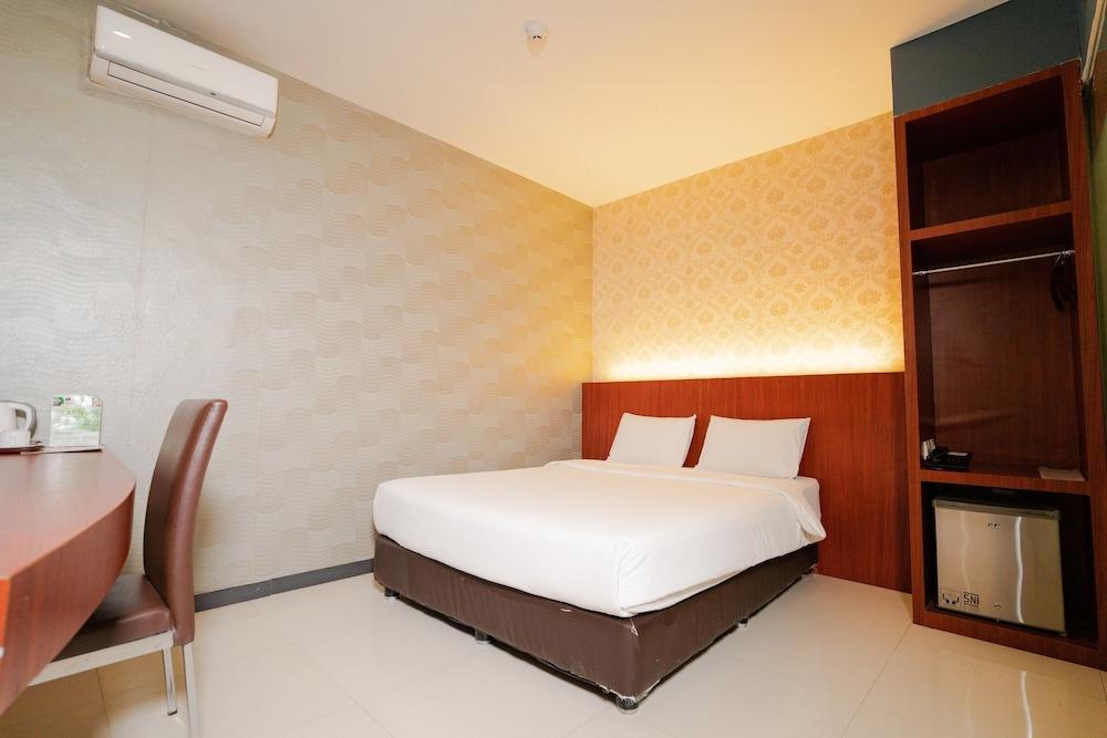 เดอะ ครูว์ โฮเต็ล กัวลานามู อินเตอร์เนชั่นแนล แอร์พอร์ต Hotel เมดาน ภายนอก รูปภาพ